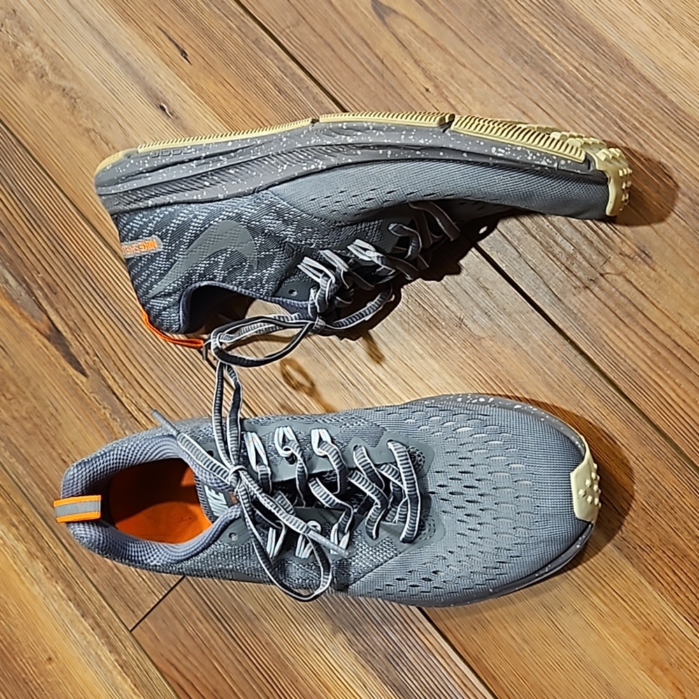 Nike shield zoom winflo sneakers